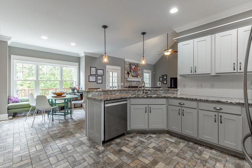 Welcome to this Beautifully designed home, built on 2017 - photo 18