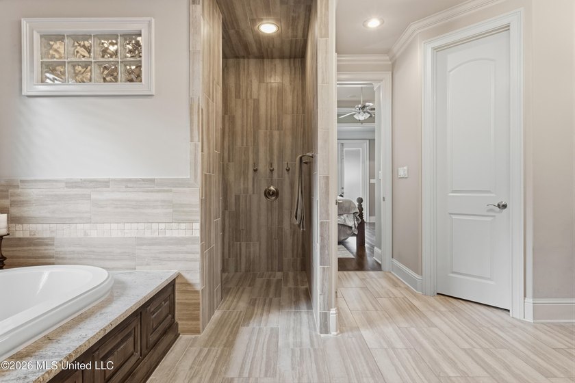 Experience exceptional luxury in the prestigious Toscana - photo 32