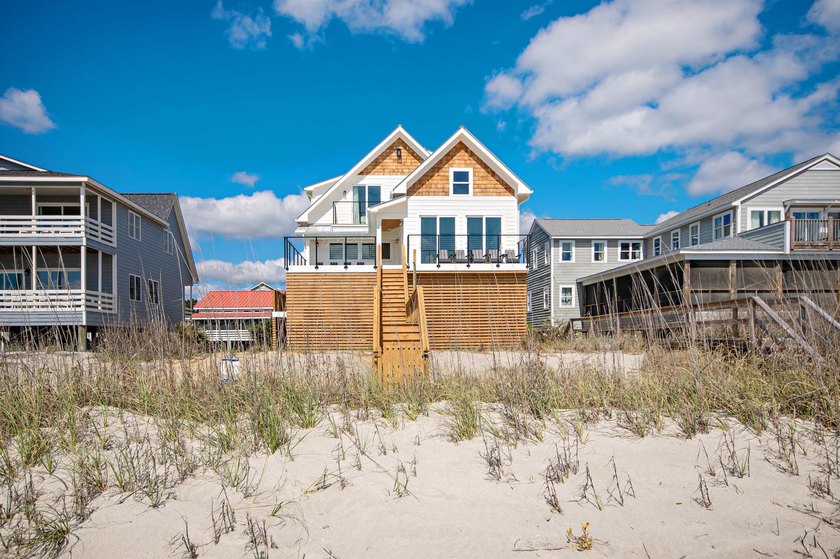 Amazing opportunity for exquisite island living! Located in the - photo 48