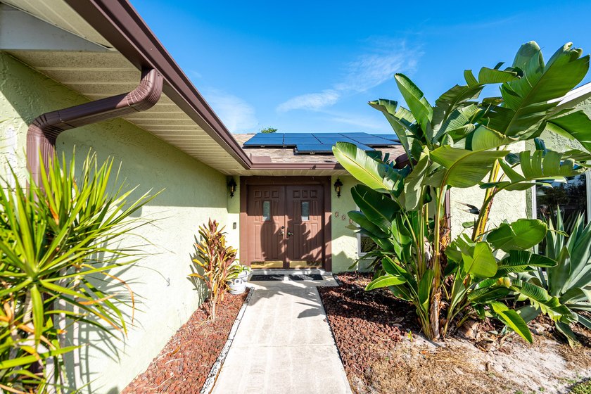 This is a unapproved short sale. Submit your offer for this - photo 4