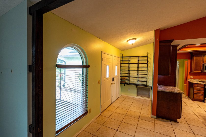This is a unapproved short sale. Submit your offer for this - photo 9