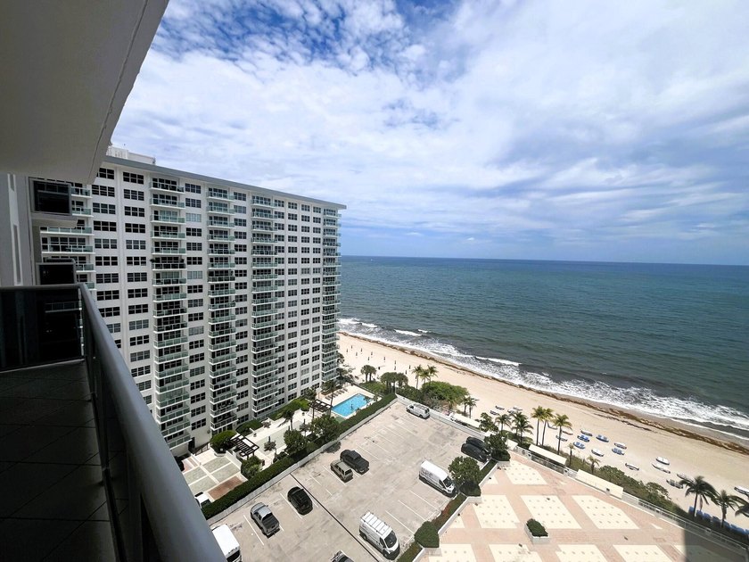 Beautiful direct ocean views from this rarely available &amp; highly - photo 3