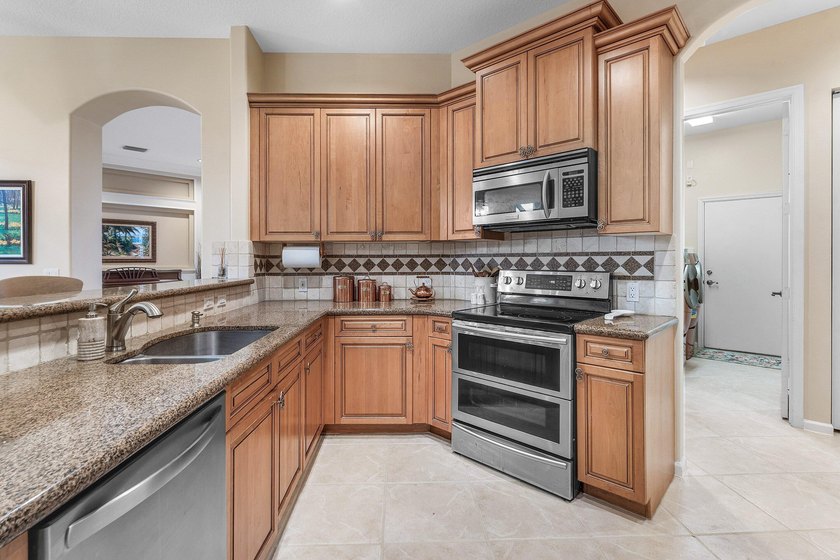 Located in the sought-after Estate Section of Wellington Shores - photo 10