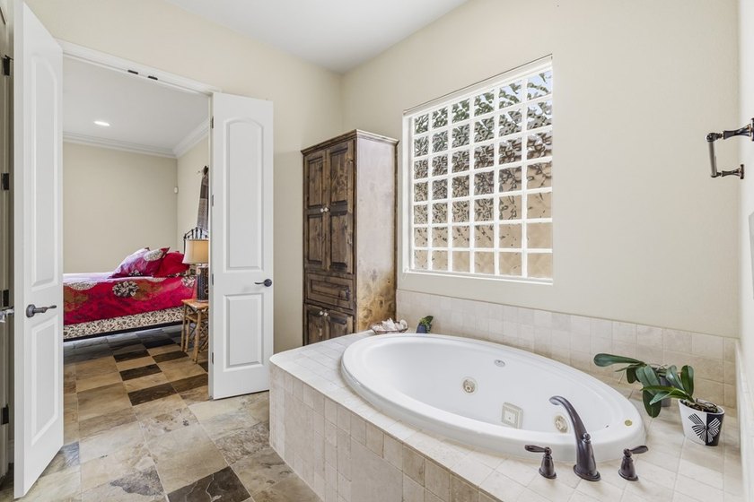 This thoughtfully designed home combines comfort, quality - photo 22