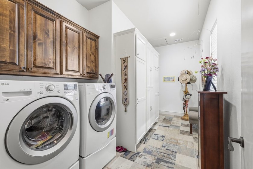 This thoughtfully designed home combines comfort, quality - photo 25