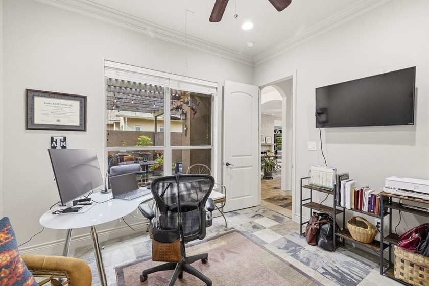 This thoughtfully designed home combines comfort, quality - photo 27