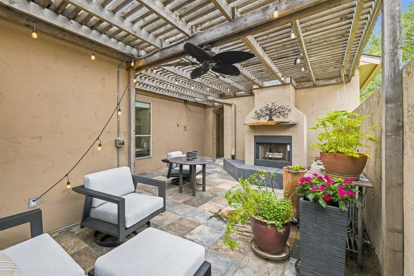 This thoughtfully designed home combines comfort, quality - photo 29