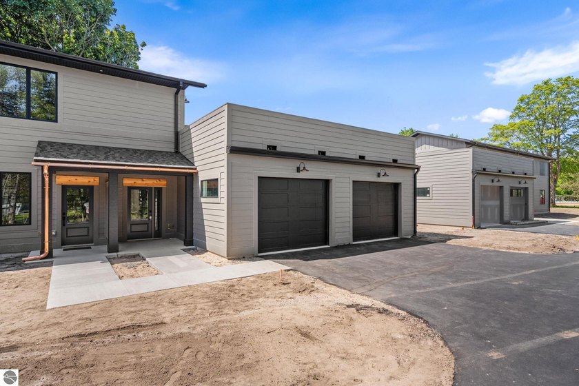 Under $800K in Charlevoix - brand-new luxury offering. Hard to - photo 8