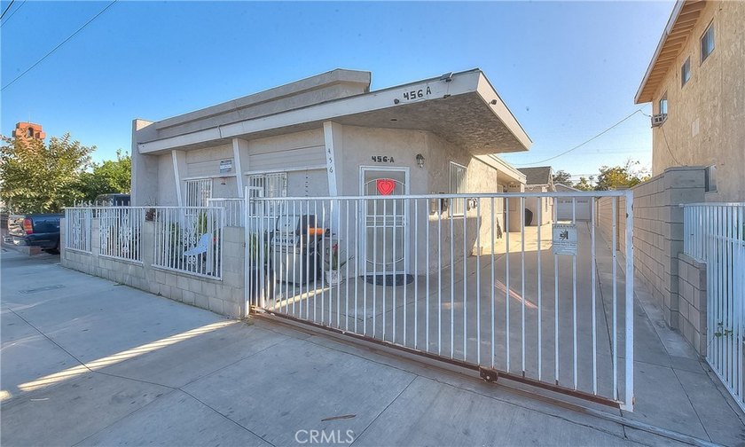 EXCELLENT OPPORTUNITY IN LONG BEACH CITY! THE PROPERTY IS ZOONED - photo 2