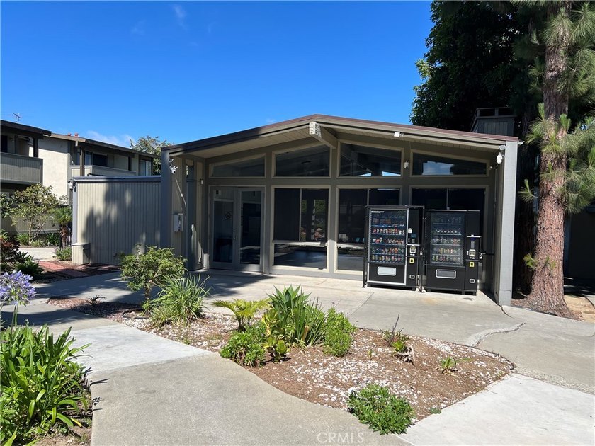 Handyman special! Cosmetic fixer priced below market value so - photo 23