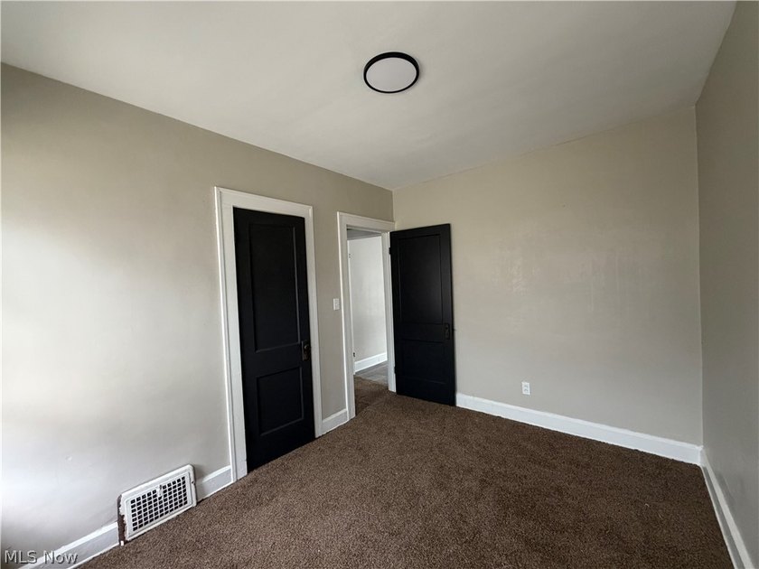 Looking for a turnkey investment or the perfect owner-occupied - photo 24