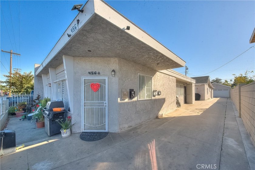 EXCELLENT OPPORTUNITY IN LONG BEACH CITY! THE PROPERTY IS ZOONED - photo 5