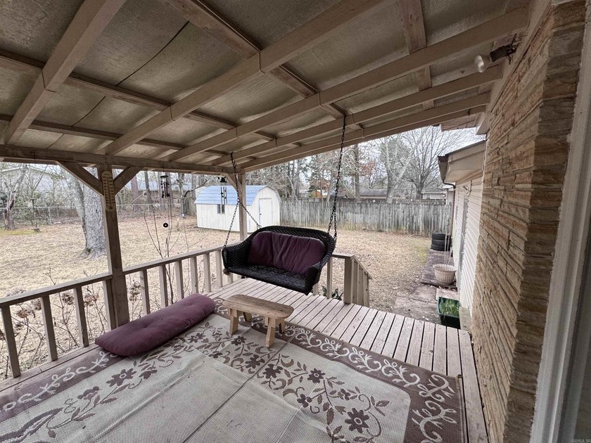 New photos! Welcome to this charming 3-bedroom, 1.5-bath ranch - photo 26