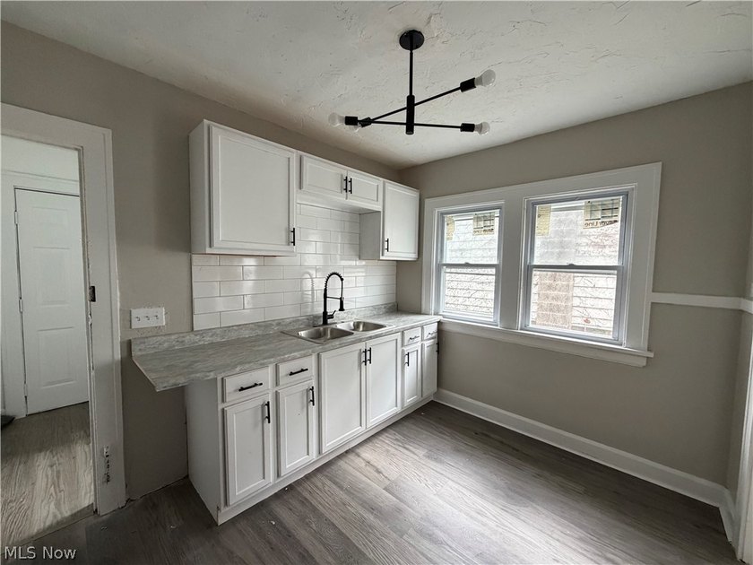 Looking for a turnkey investment or the perfect owner-occupied - photo 27