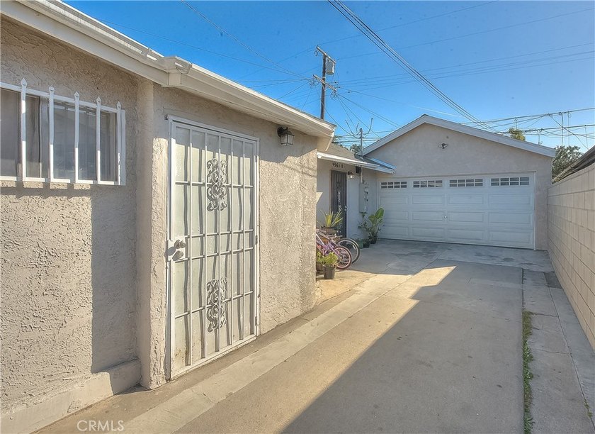 EXCELLENT OPPORTUNITY IN LONG BEACH CITY! THE PROPERTY IS ZOONED - photo 9