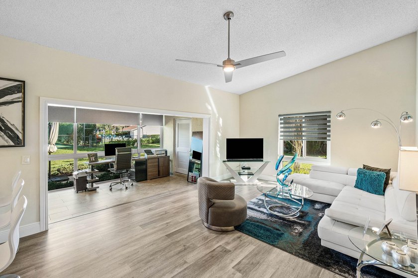 Rarely available &amp; totally remodeled 2-bed, 2-bath END UNIT - photo 4