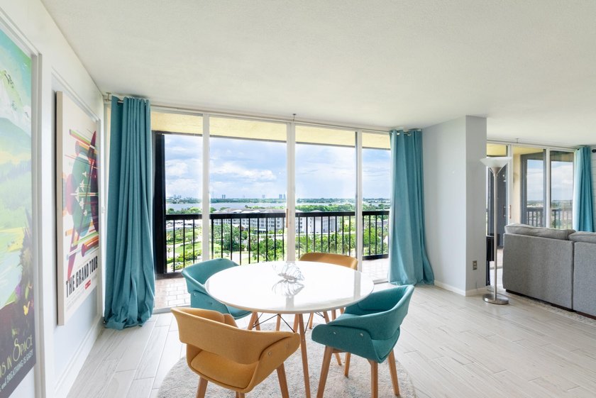 Beautiful 3 bedroom 3 full bath unit with Amazing Panoramic - photo 7