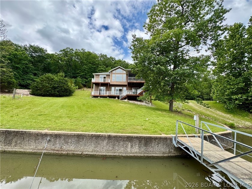 Lakefront living in a peaceful cove at the 26mm! Breathtaking - photo 36