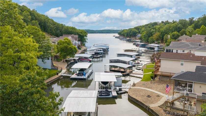 Lakefront living in a peaceful cove at the 26mm! Breathtaking - photo 39