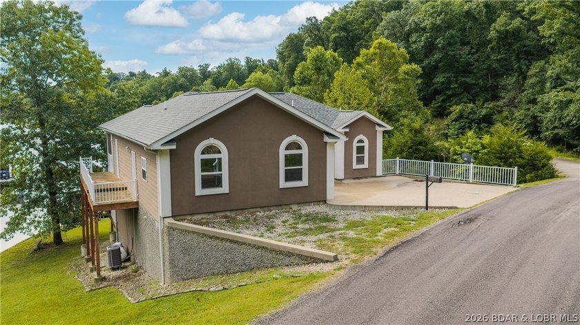 Lakefront living in a peaceful cove at the 26mm! Breathtaking - photo 50
