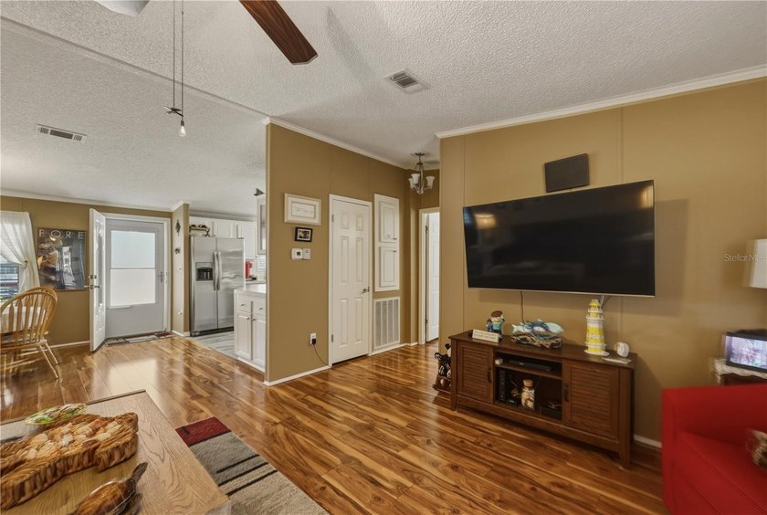 Welcome to 401 Sumac Crescent in award winning Maple Leaf Golf &amp; - photo 11