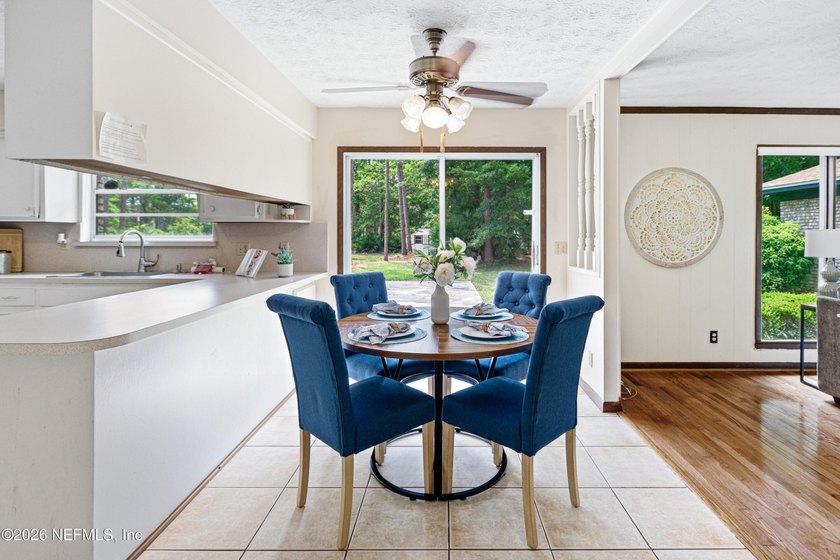 Situated on a sprawling 1.66-acre lot in the gated Eagle Bend - photo 11