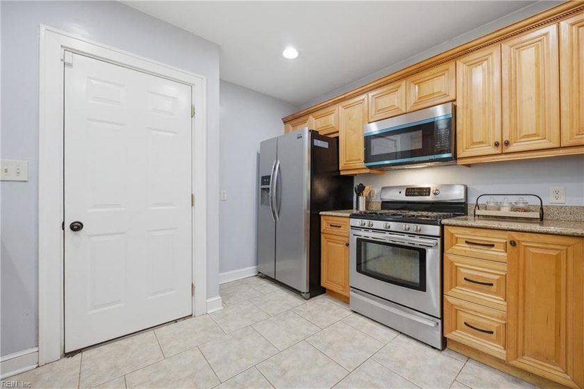 OPEN HOUSE: Sun 7/12/26 @ 12-2:30pm- **Assumable VA loan - photo 11