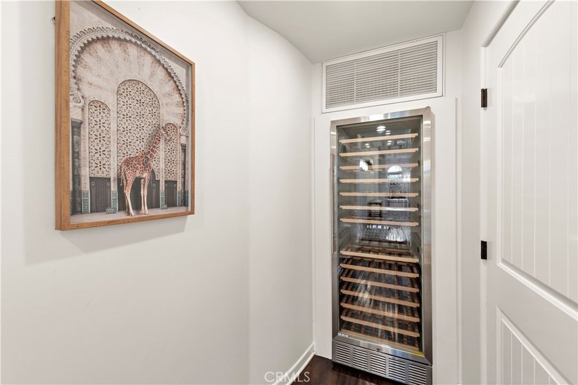 432 Acacia is a sophisticated home offering the perfect blend of - photo 10