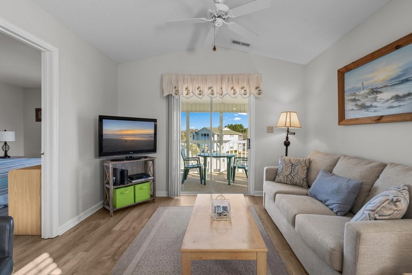 Beautiful Top-Floor 2BR/2BA Condo in Waterway Landing - North - photo 16