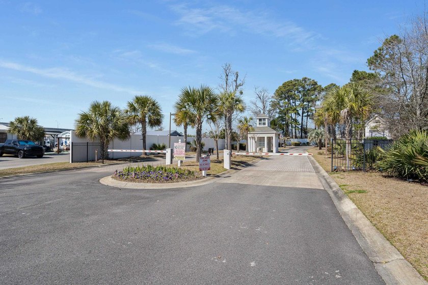 Beautiful Top-Floor 2BR/2BA Condo in Waterway Landing - North - photo 41