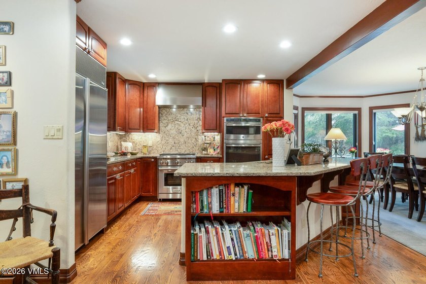 Mountain views, great outdoor living, and plenty of room for - photo 14