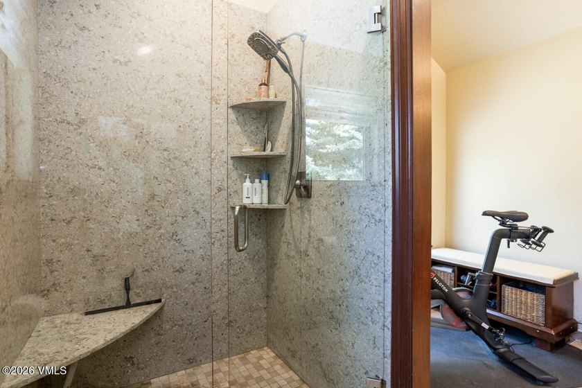 Mountain views, great outdoor living, and plenty of room for - photo 21