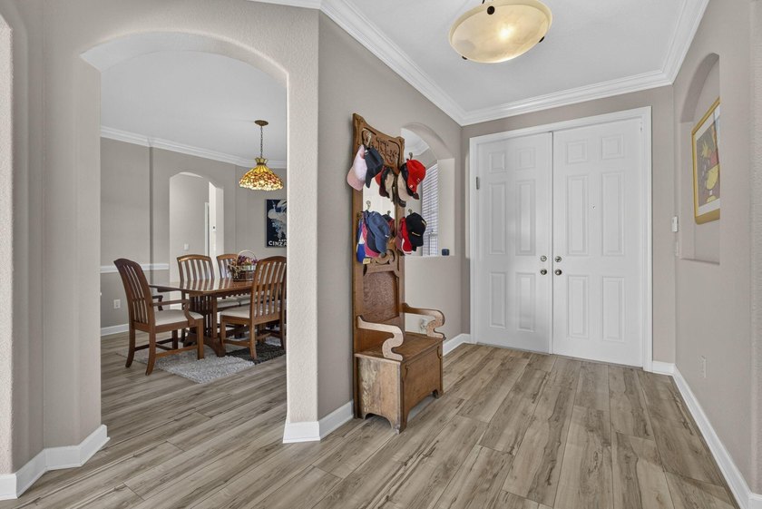Welcome to this beautifully maintained 4-bedroom, 3.5-bath home - photo 8