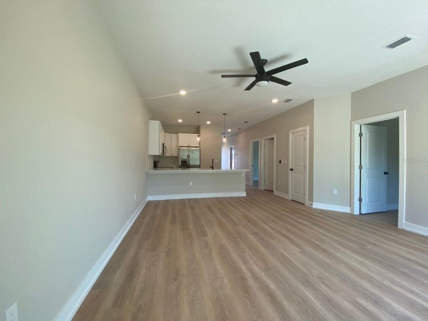 Newly upgraded with lots of natural light, this 3-bedroom - photo 8