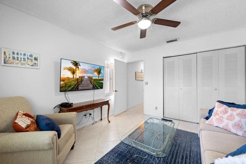 Welcome to this well-maintained 2-bedroom, 2-bathroom villa in - photo 7