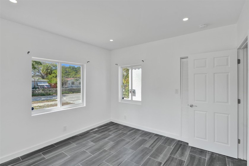 Bright, newly renovated 2-bed, 1-bath home plus versatile den in - photo 20