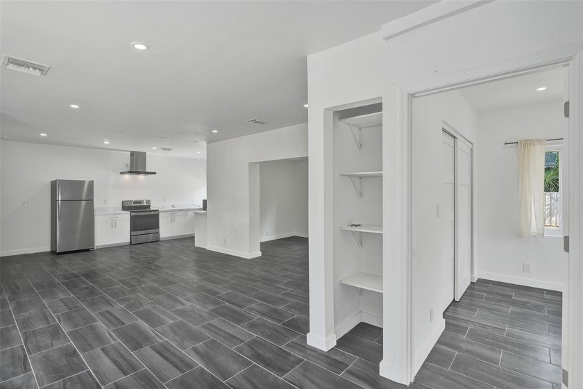 Bright, newly renovated 2-bed, 1-bath home plus versatile den in - photo 21