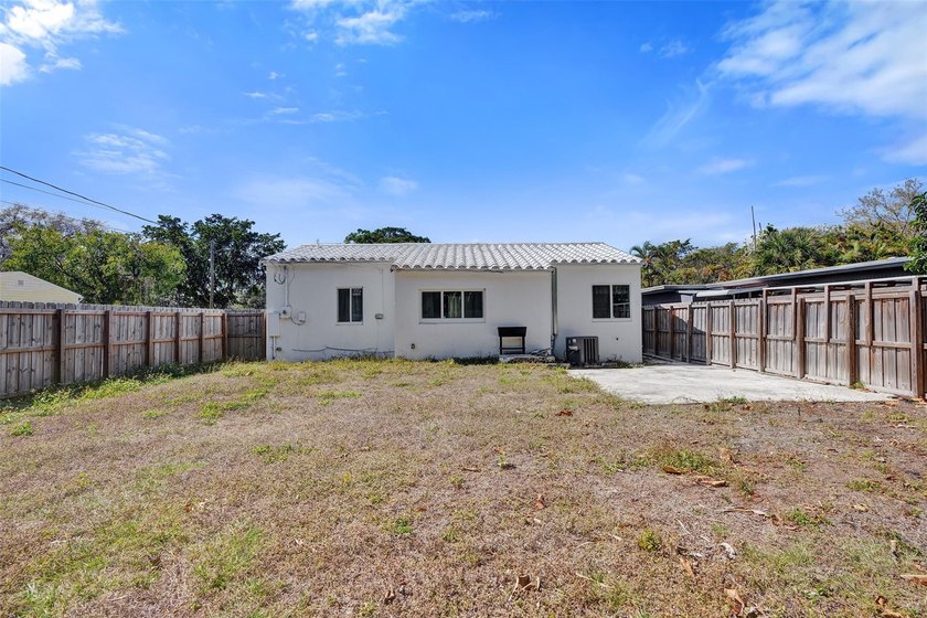 Bright, newly renovated 2-bed, 1-bath home plus versatile den in - photo 41
