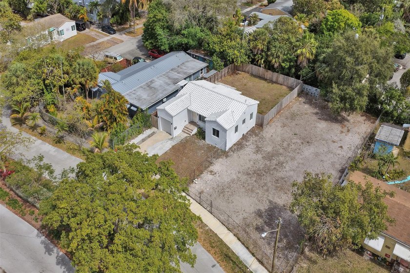 Bright, newly renovated 2-bed, 1-bath home plus versatile den in - photo 44
