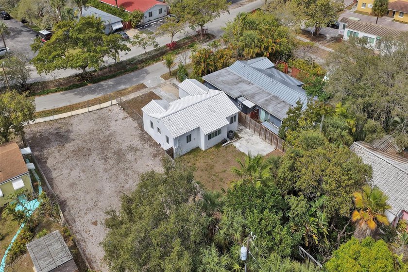 Bright, newly renovated 2-bed, 1-bath home plus versatile den in - photo 46
