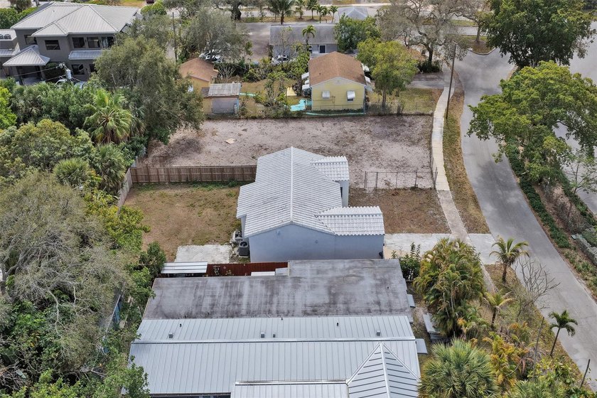 Bright, newly renovated 2-bed, 1-bath home plus versatile den in - photo 49