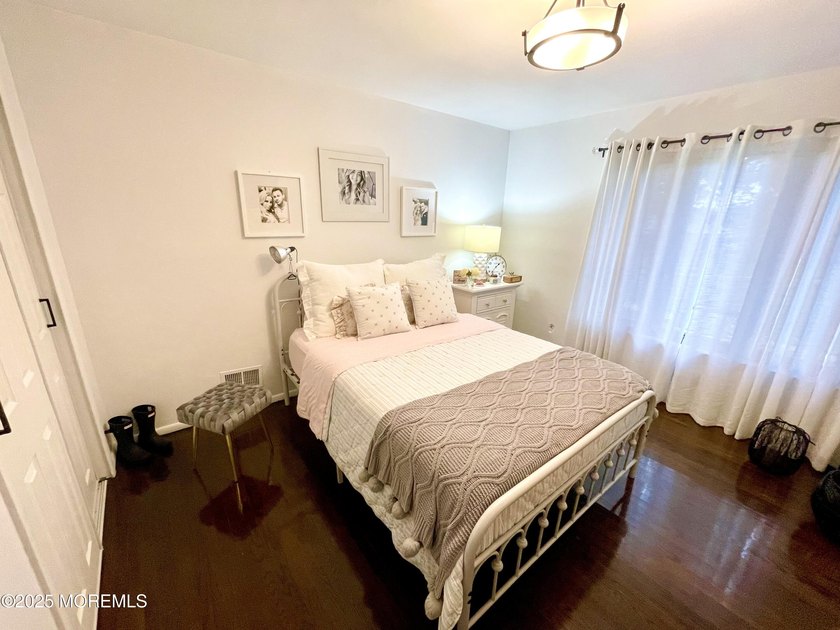 This gorgeous contemporary split level is located on a quiet - photo 22