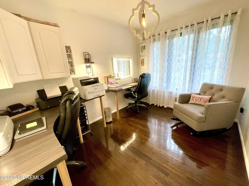This gorgeous contemporary split level is located on a quiet - photo 24