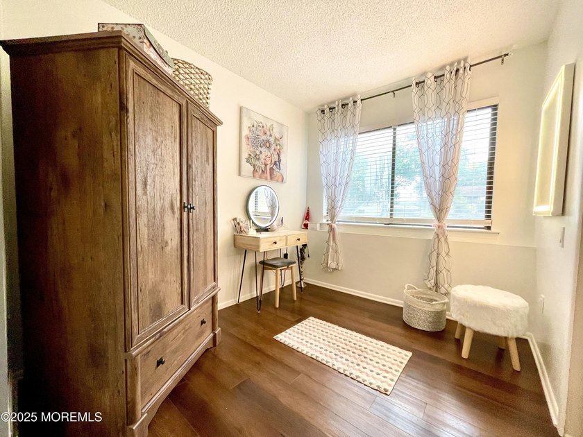 This gorgeous contemporary split level is located on a quiet - photo 25