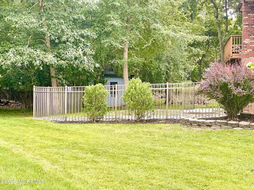 This gorgeous contemporary split level is located on a quiet - photo 42