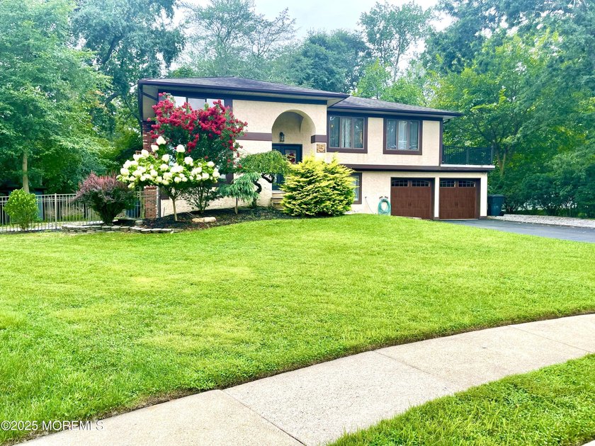 This gorgeous contemporary split level is located on a quiet - photo 45