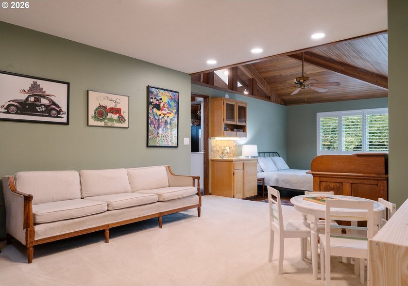 Fabulous very well maintained one-level Ranch style home located - photo 25