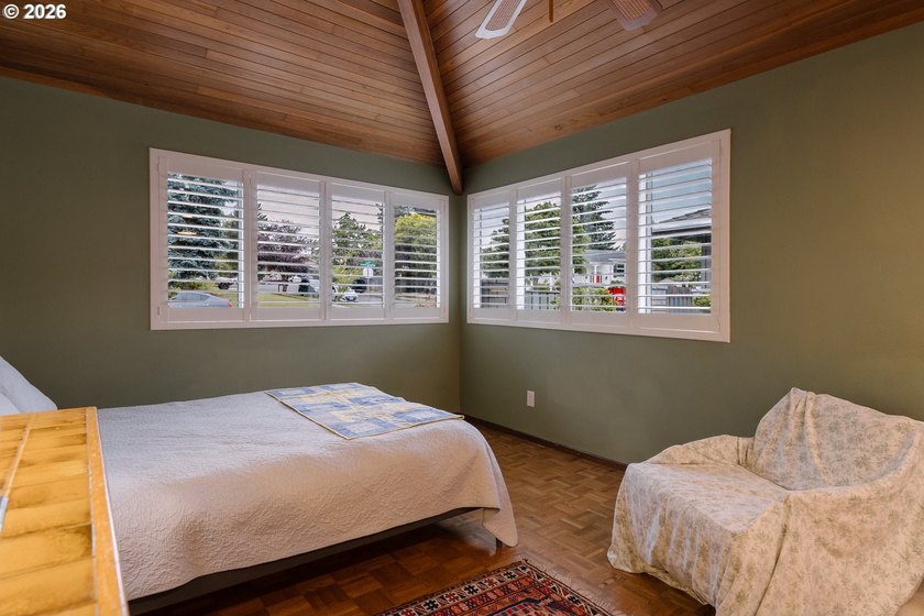 Fabulous very well maintained one-level Ranch style home located - photo 27