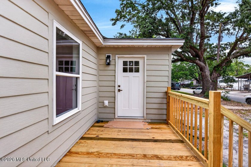 Completely remodeled and move-in ready! This home has been - photo 5