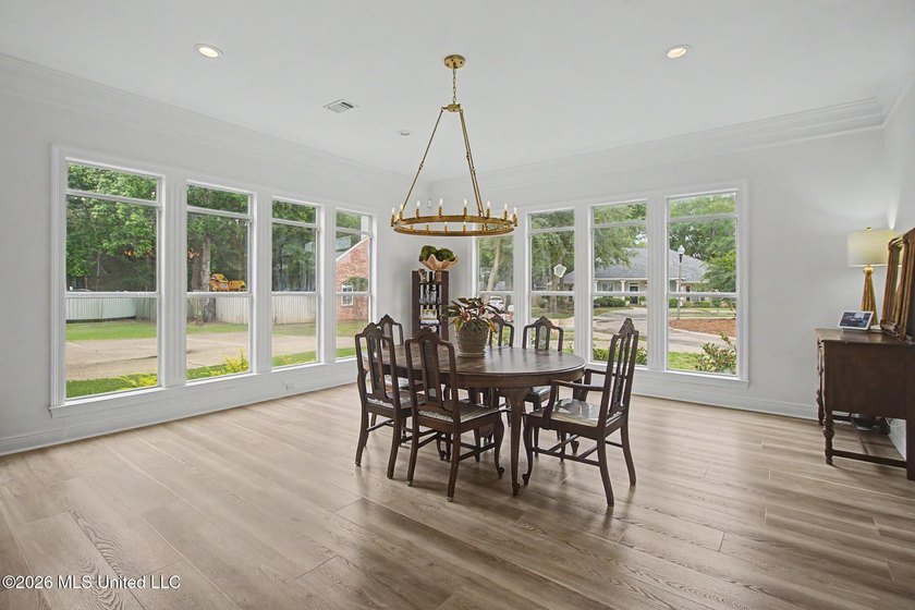 Rare find in the desirable Stanton Place, situated on a corner - photo 3